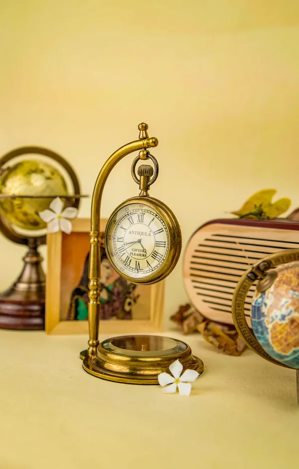 Antiqula_Magnus_6.1_Vintage_Brass_Desk_Clock_With_Compass_Engraved_Quote
